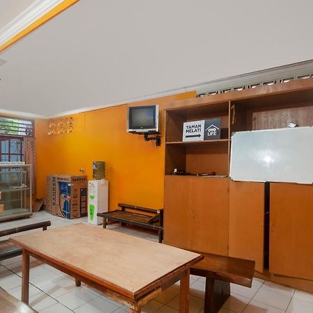 Oyo Life 3034 Taman Melati Hotel Depok Eksteriør billede