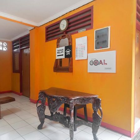 Oyo Life 3034 Taman Melati Hotel Depok Eksteriør billede