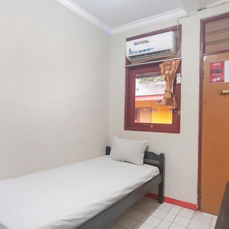 Oyo Life 3034 Taman Melati Hotel Depok Eksteriør billede