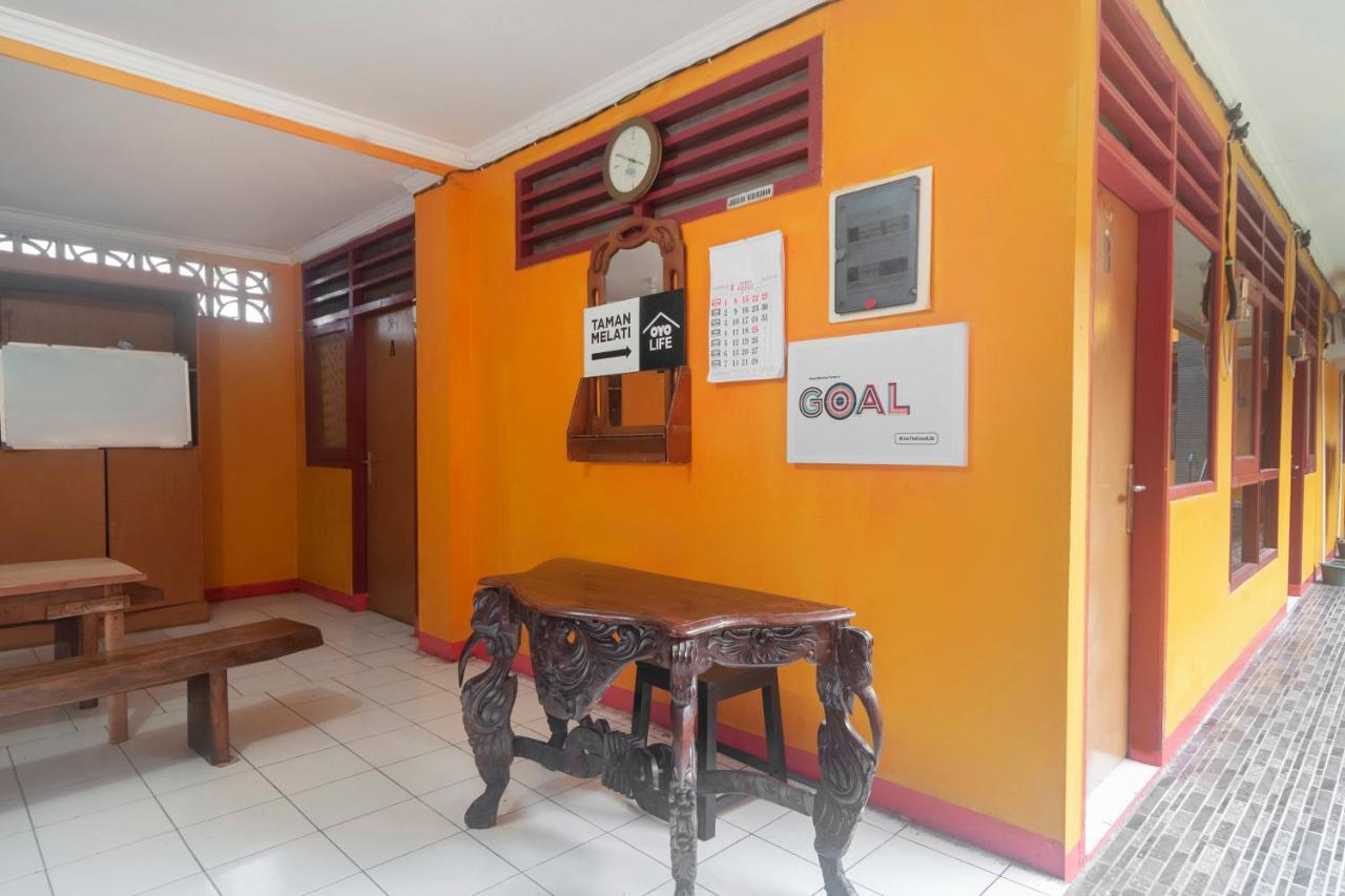 Oyo Life 3034 Taman Melati Hotel Depok Eksteriør billede