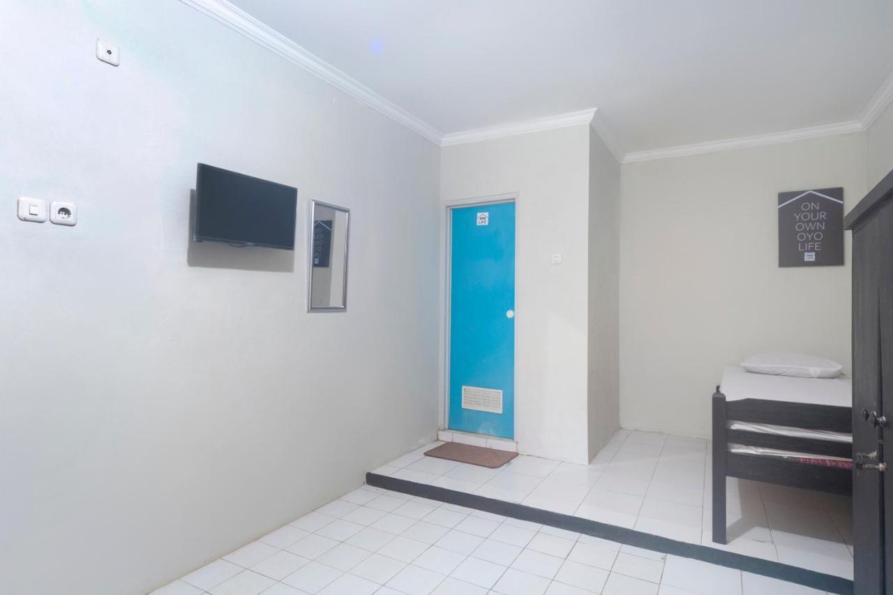 Oyo Life 3034 Taman Melati Hotel Depok Eksteriør billede