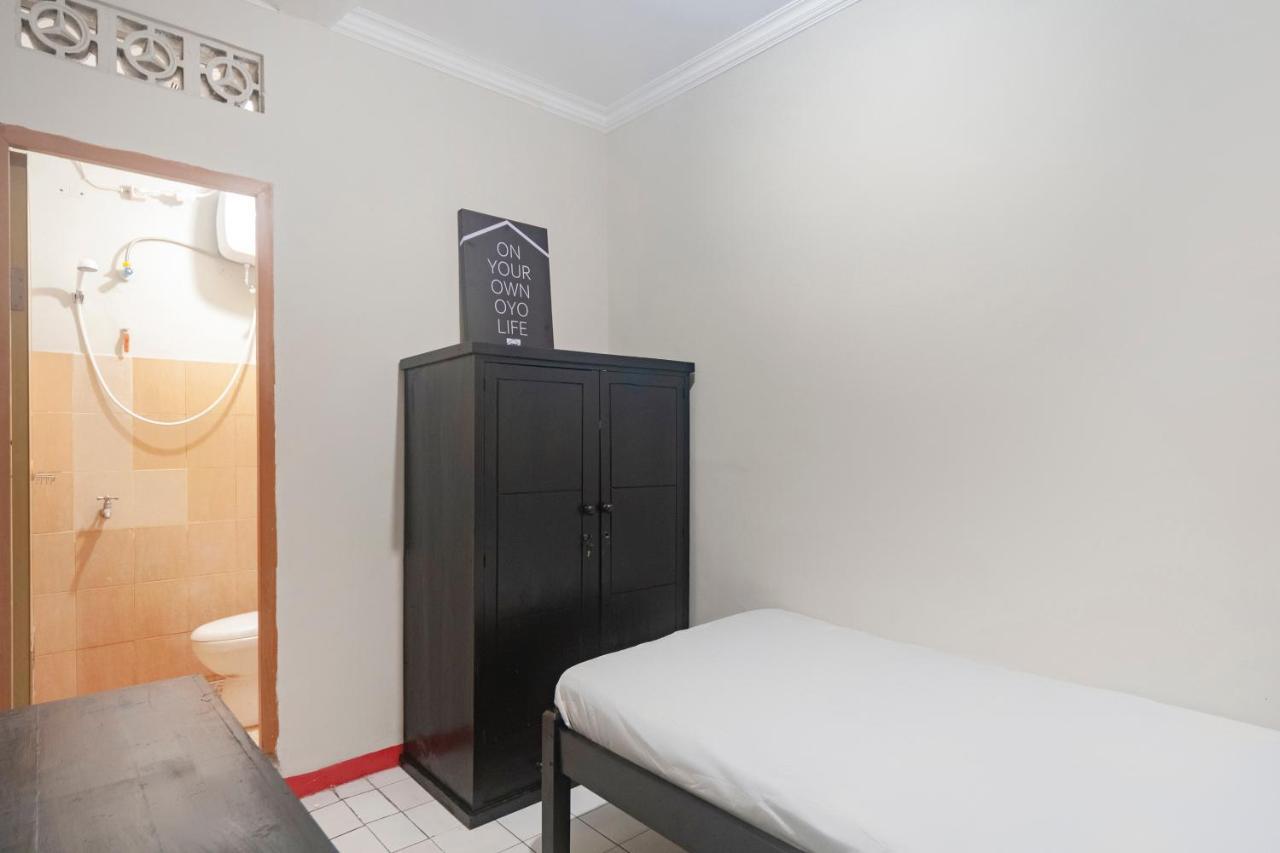 Oyo Life 3034 Taman Melati Hotel Depok Eksteriør billede