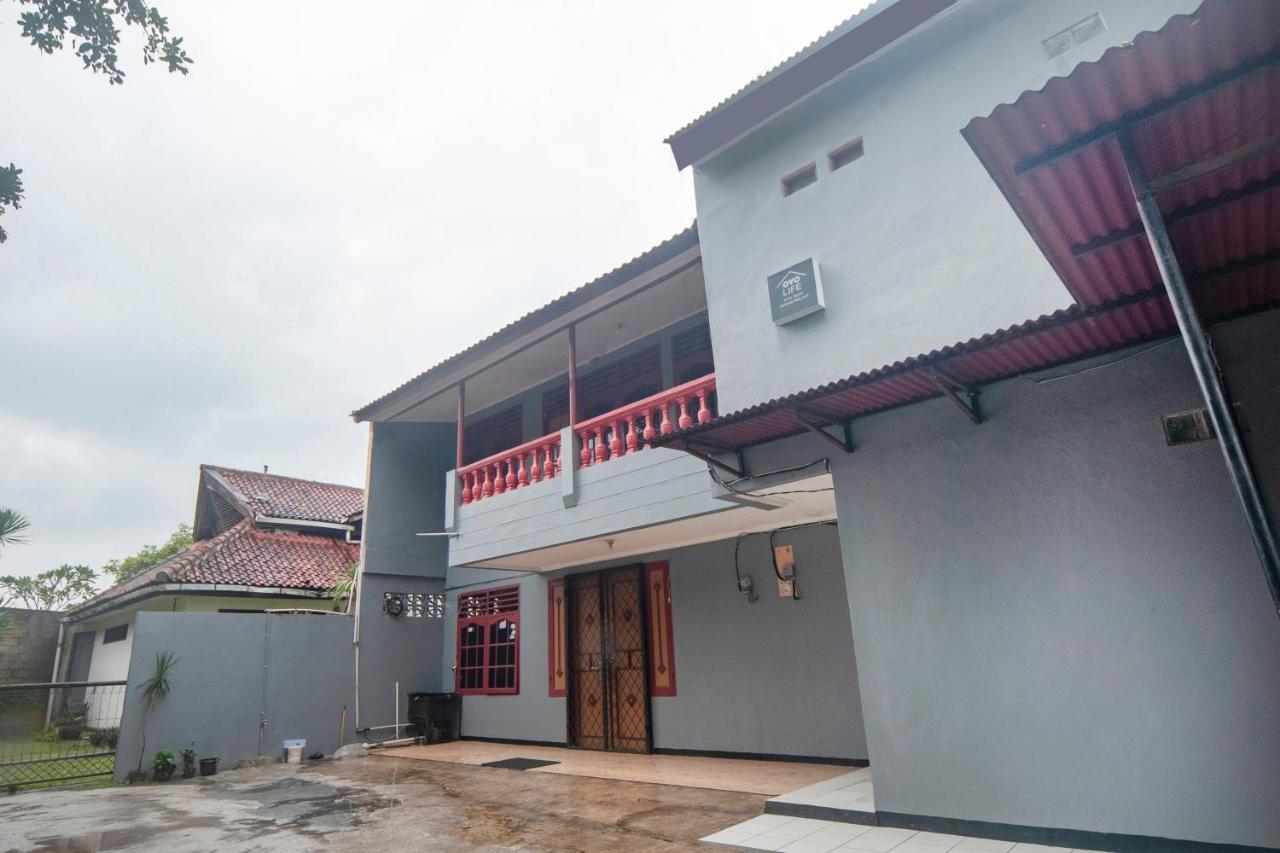 Oyo Life 3034 Taman Melati Hotel Depok Eksteriør billede