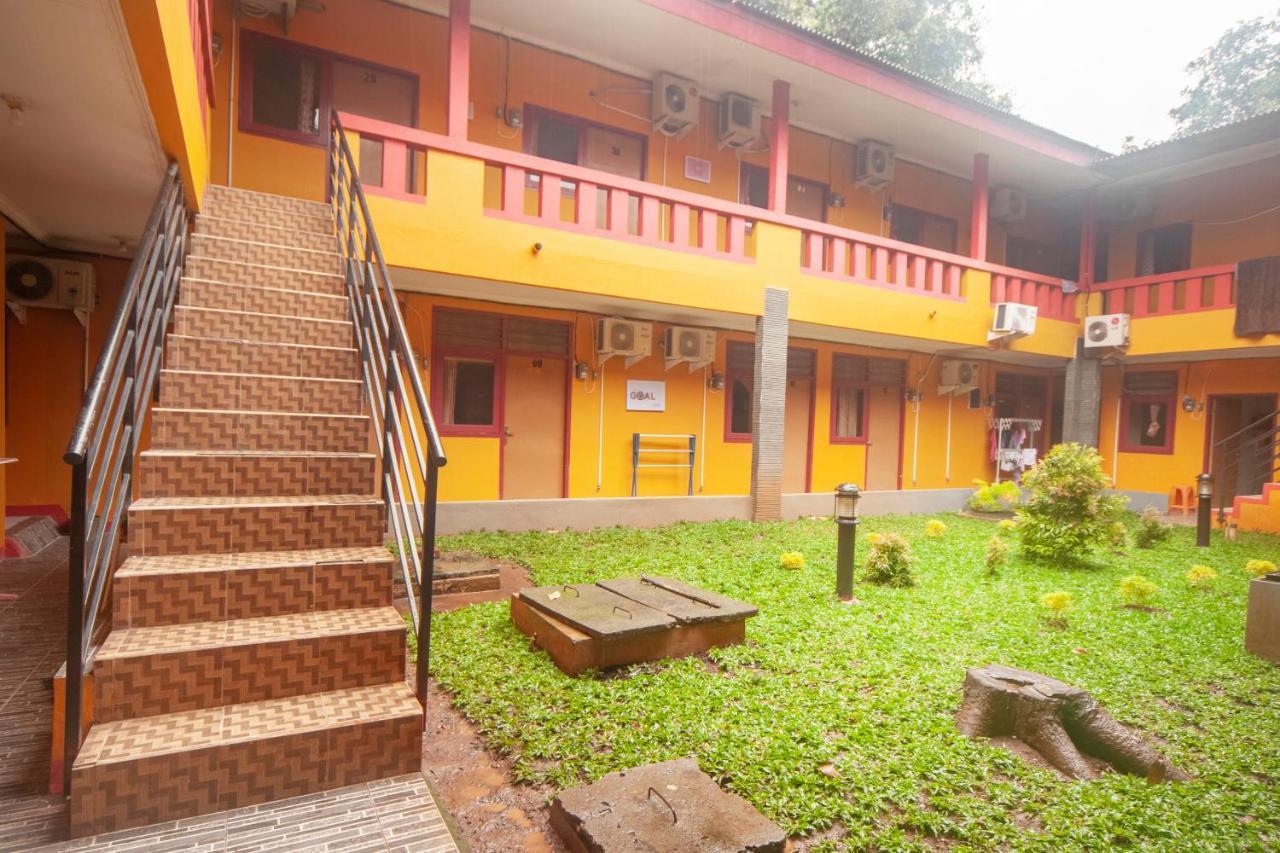 Oyo Life 3034 Taman Melati Hotel Depok Eksteriør billede